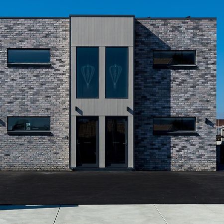 Ulverstone Waterfront Apartments Esterno foto
